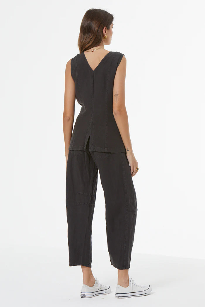 Loa Vest